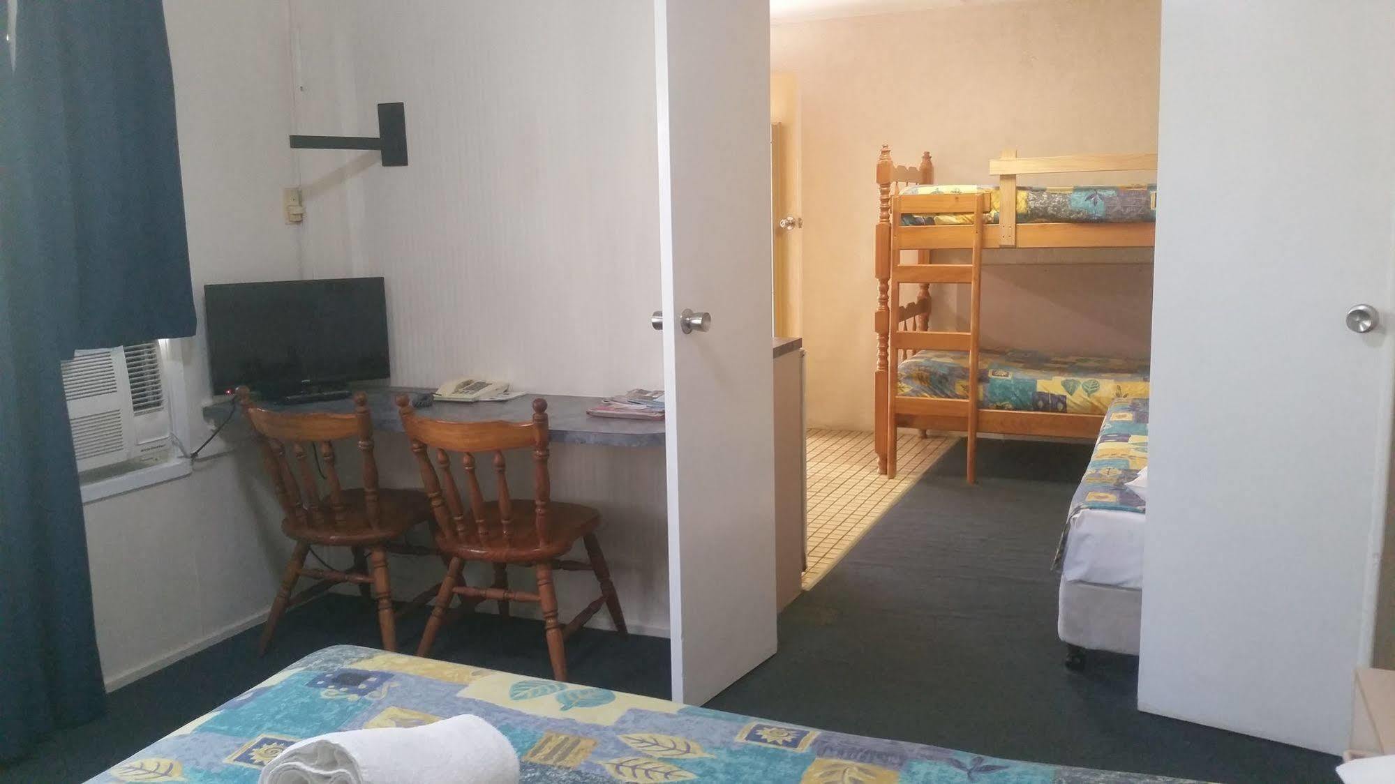 Bundaberg Coral Villa Motor Inn Extérieur photo